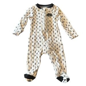 Nike Baby Bodysuit Size 0-3 Months All Over Logo Footie Boys Pajamas Full‎ Zip
